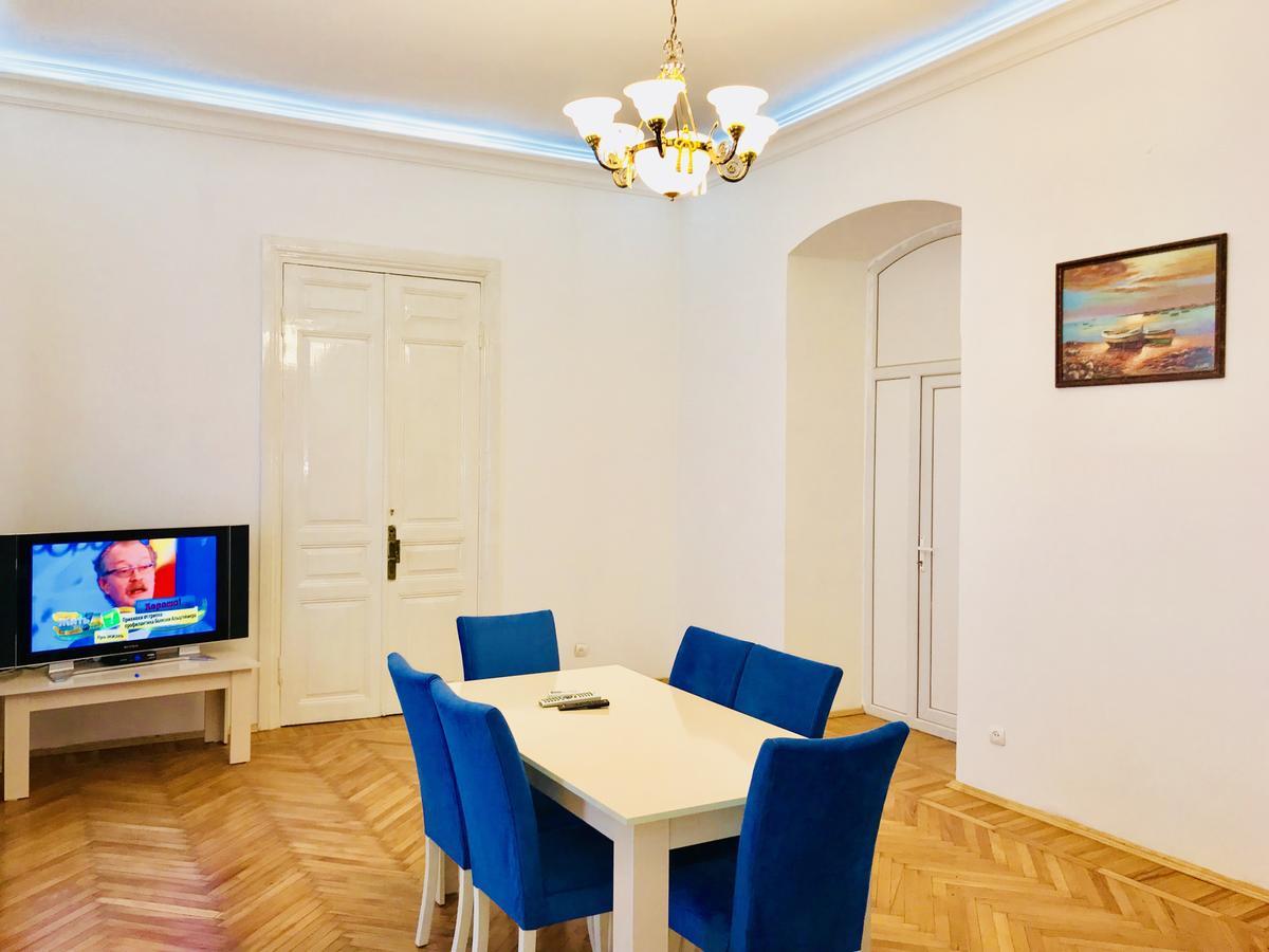 Check-In Apartment Near Fountain Square Vidadi Str バクー エクステリア 写真