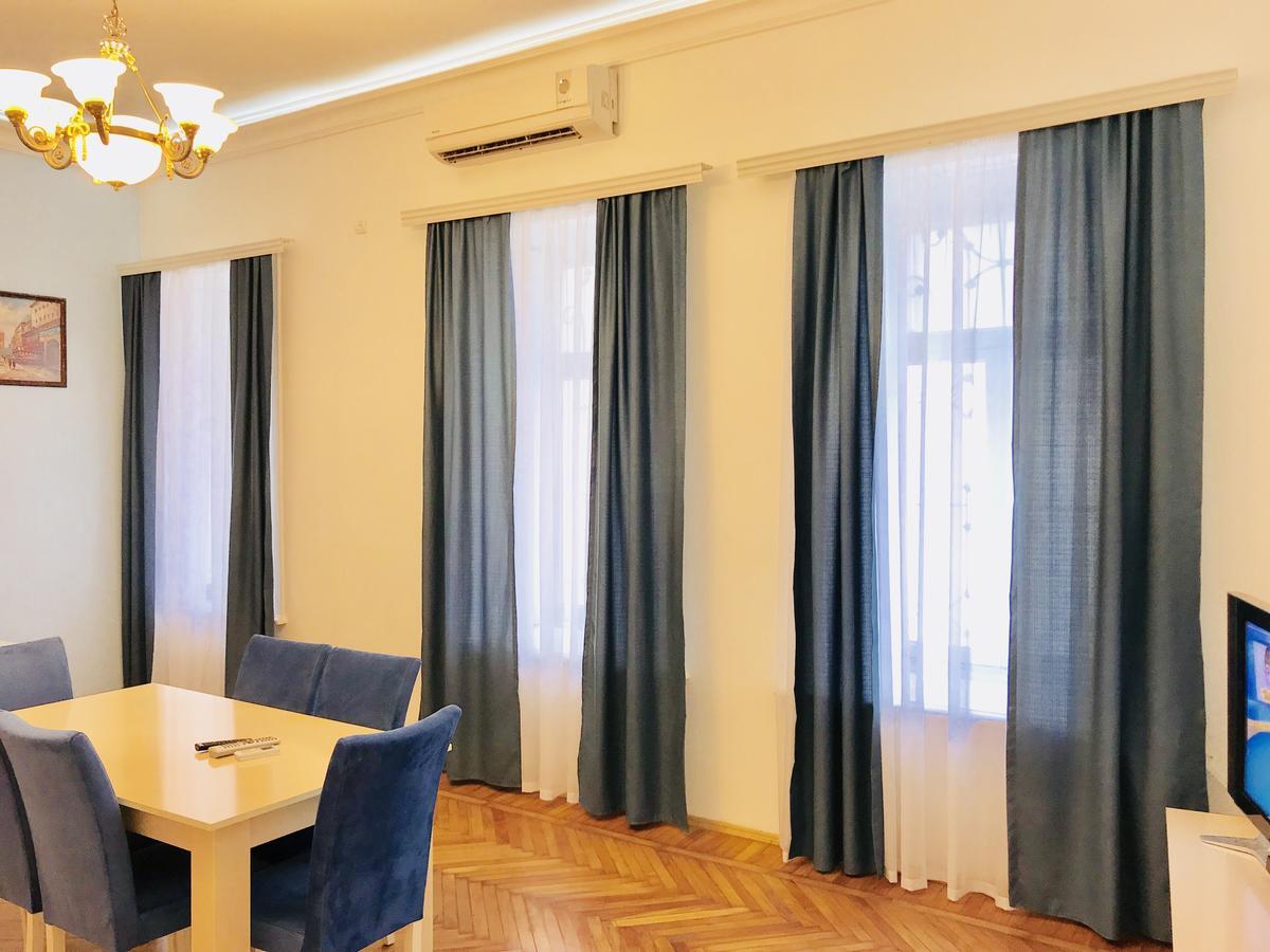 Check-In Apartment Near Fountain Square Vidadi Str バクー エクステリア 写真